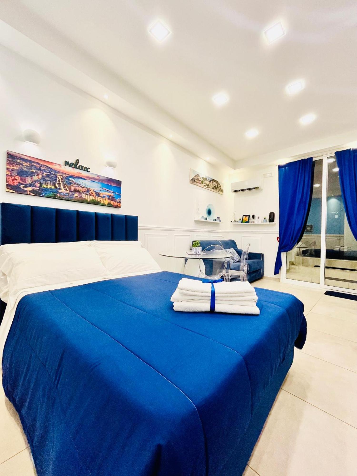 Donn'Anna Naples City Center מראה חיצוני תמונה