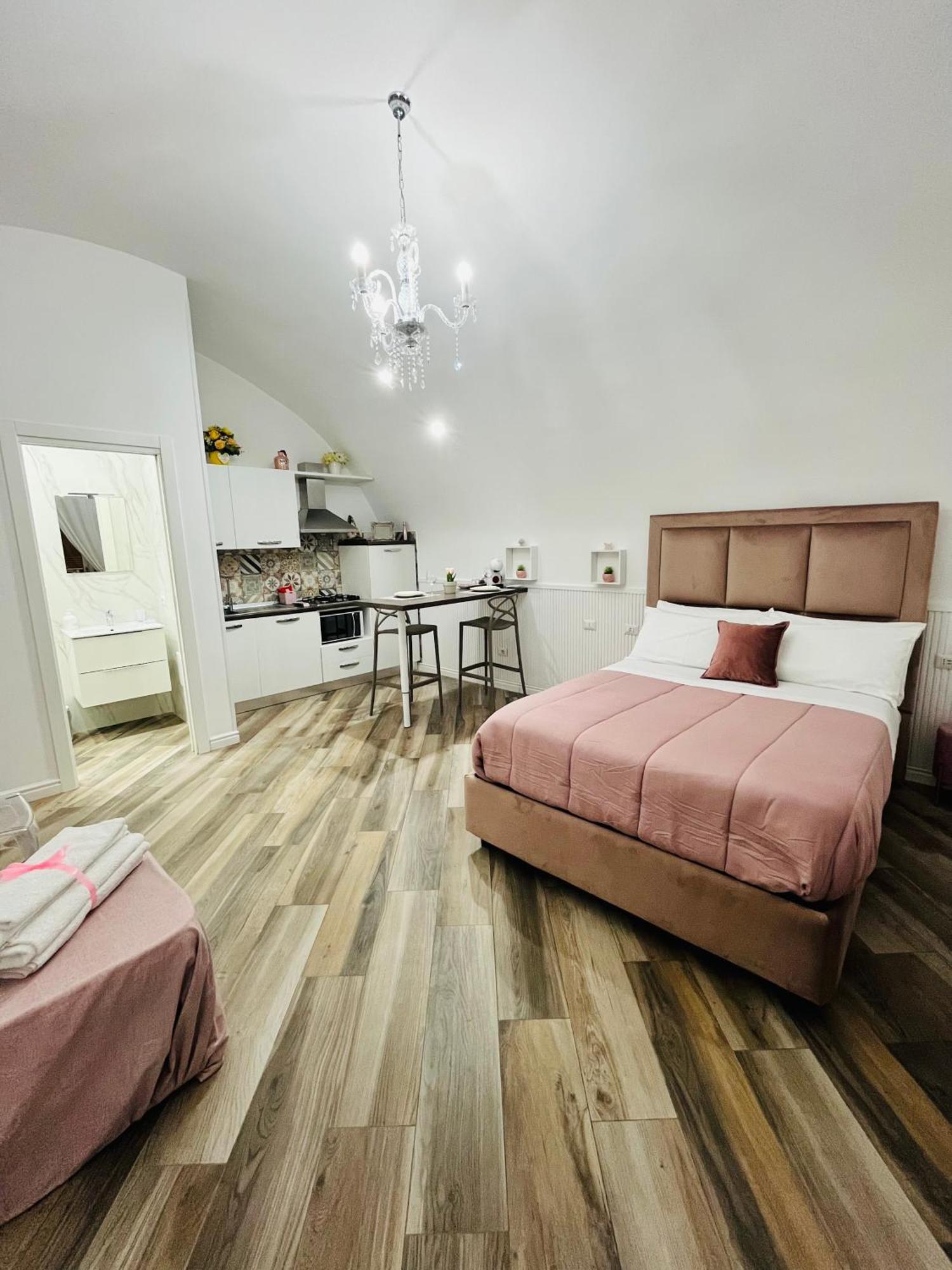 Donn'Anna Naples City Center מראה חיצוני תמונה