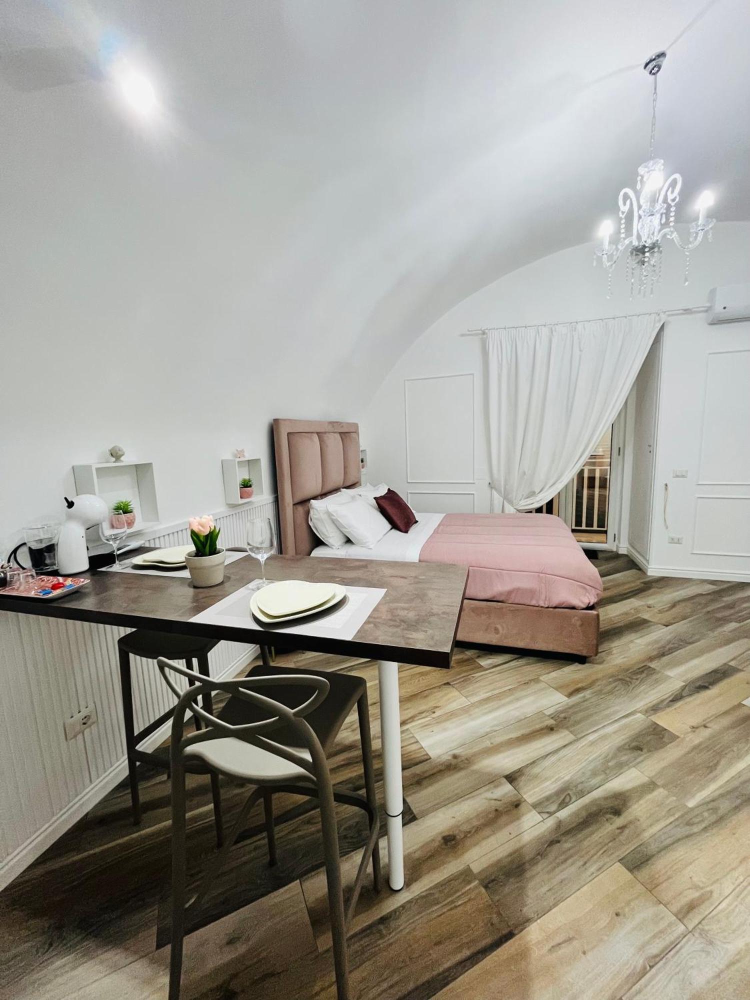 Donn'Anna Naples City Center מראה חיצוני תמונה