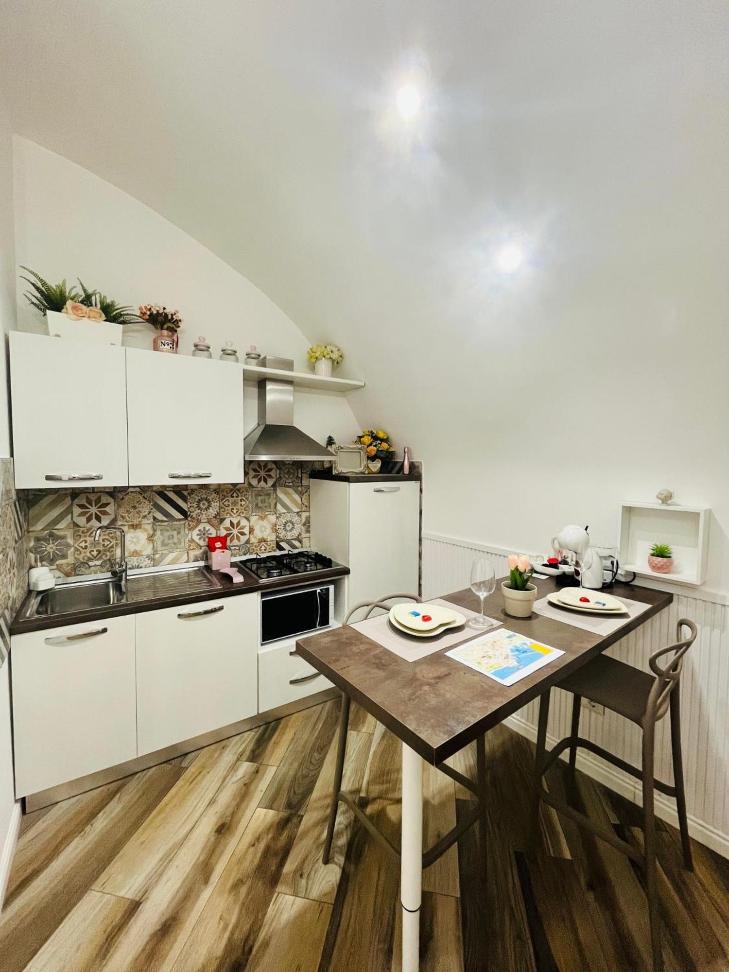 Donn'Anna Naples City Center מראה חיצוני תמונה